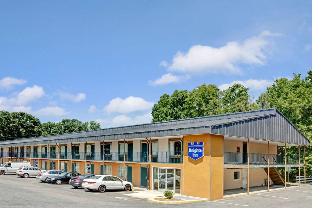 Red Roof Inn Fredericksburg North Εξωτερικό φωτογραφία