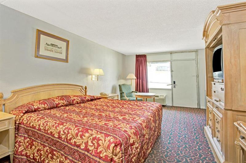 Red Roof Inn Fredericksburg North Εξωτερικό φωτογραφία