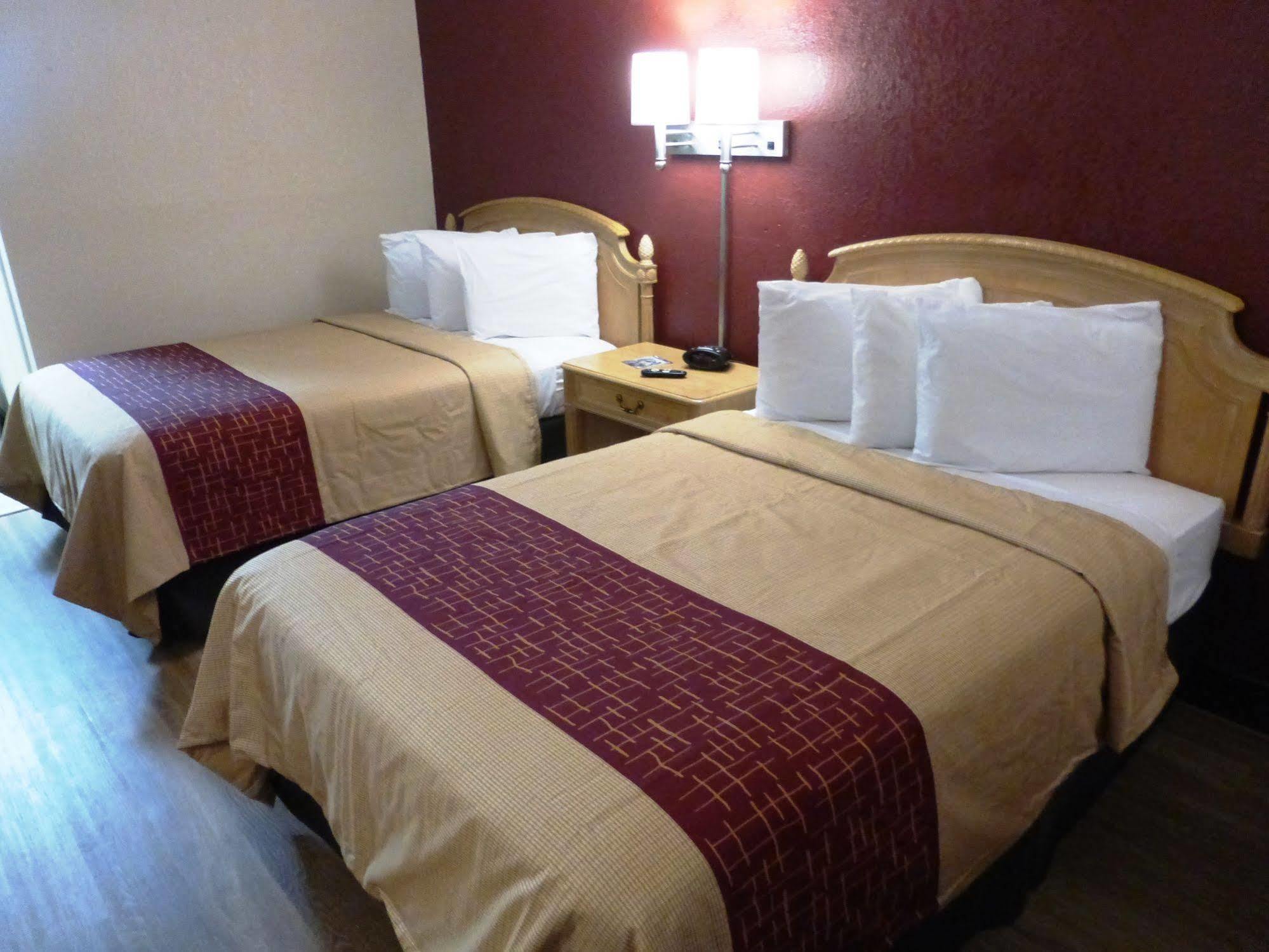 Red Roof Inn Fredericksburg North Εξωτερικό φωτογραφία